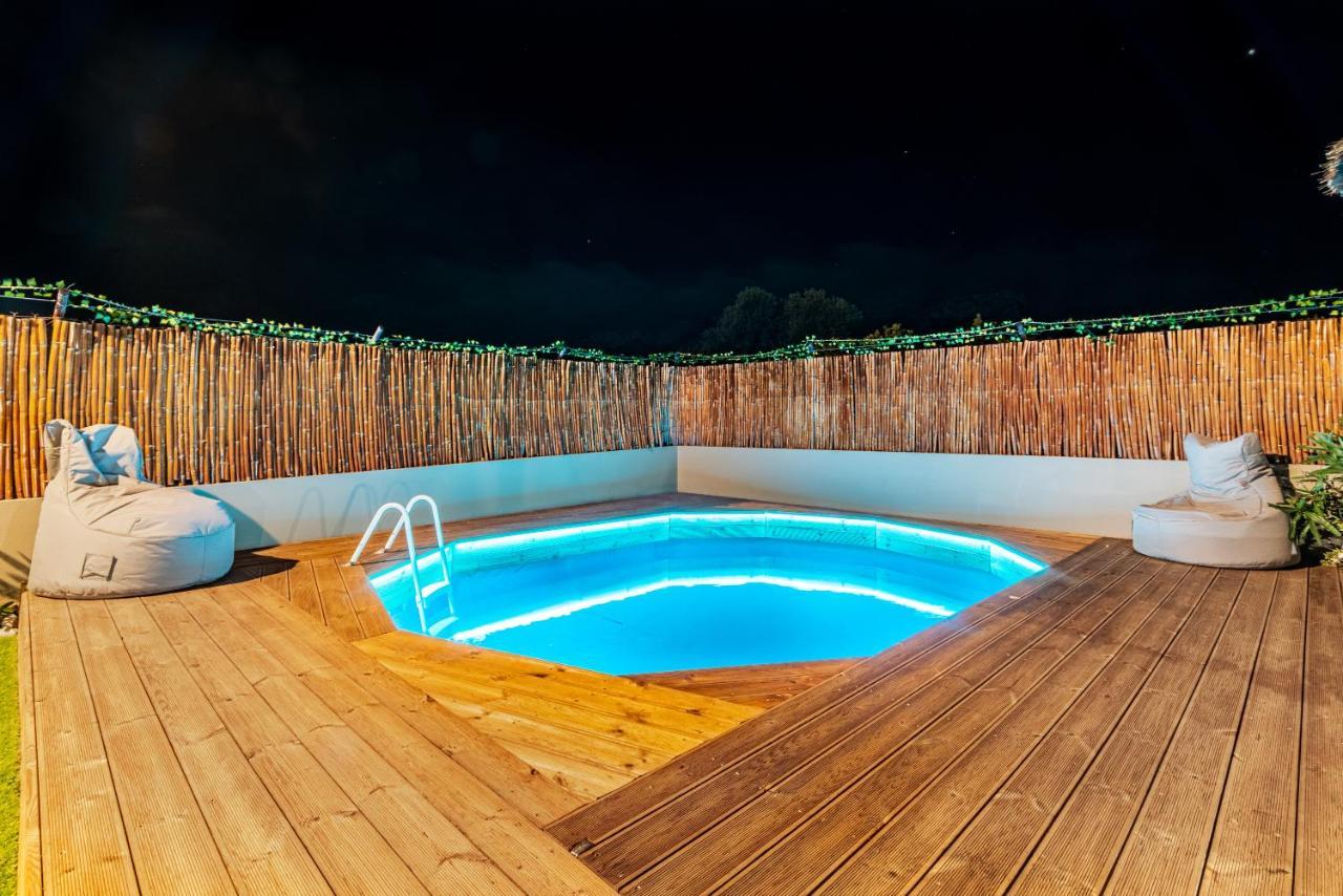 Cozy House With Pool Near Beach Gazi المظهر الخارجي الصورة